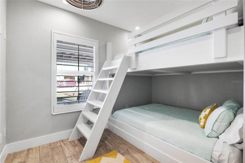 Купить виллу или дом в Нью-Смирна-Бич, Флорида 9 комнат, 167.22м2, № 1523772 - фото 7
