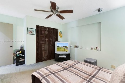 Купить виллу или дом в Саутвест-Ранчес, Флорида 4 спальни, 224.82м2, № 2002208 - фото 12