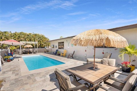 Купить виллу или дом в Саутвест-Ранчес, Флорида 4 спальни, 224.82м2, № 2002208 - фото 2