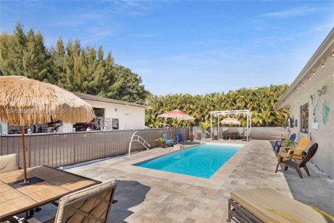 Купить виллу или дом в Саутвест-Ранчес, Флорида 4 спальни, 224.82м2, № 2002208 - фото 15