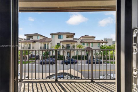 Touwnhouse à vendre à Doral, Floride: 3 chambres, 145.86 m2 № 2402008 - photo 28