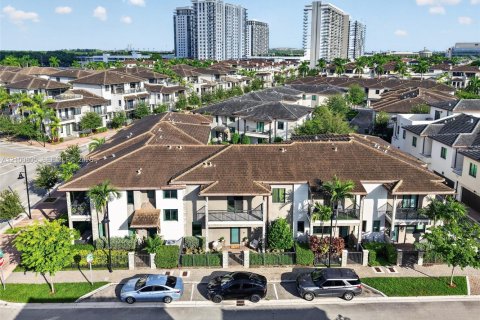Touwnhouse à vendre à Doral, Floride: 3 chambres, 145.86 m2 № 2402008 - photo 5