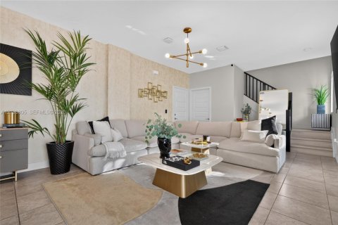 Touwnhouse à vendre à Doral, Floride: 3 chambres, 145.86 m2 № 2402008 - photo 9