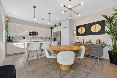 Touwnhouse à vendre à Doral, Floride: 3 chambres, 145.86 m2 № 2402008 - photo 11