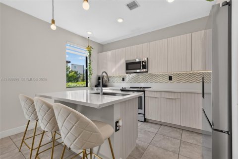 Touwnhouse à vendre à Doral, Floride: 3 chambres, 145.86 m2 № 2402008 - photo 17