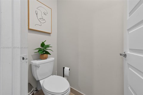 Touwnhouse à vendre à Doral, Floride: 3 chambres, 145.86 m2 № 2402008 - photo 26