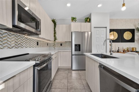 Touwnhouse à vendre à Doral, Floride: 3 chambres, 145.86 m2 № 2402008 - photo 16