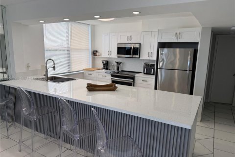 Купить кондоминиум в Делрей-Бич, Флорида 1 спальня, 67.73м2, № 2026599 - фото 3