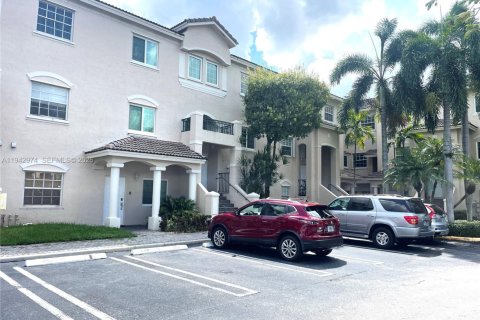 Condominio en Doral, Florida, 3 dormitorios  № 1999296