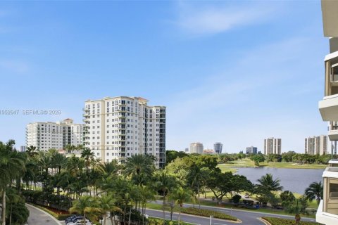 Кондоминиум с 3 спальнями в Авентура, Флорида в LANDMARK № 2023718