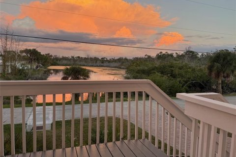 House in Englewood, Florida 3 bedrooms, 307.69 sq.m. № 2142533 - photo 7