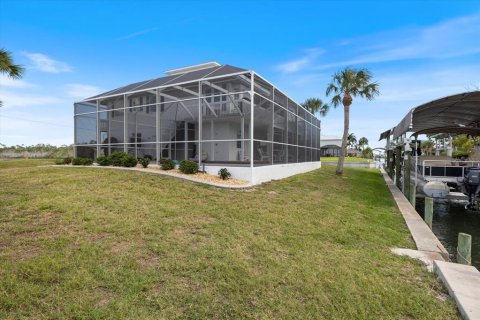 House in Englewood, Florida 3 bedrooms, 307.69 sq.m. № 2142533 - photo 8