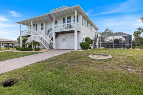 House in Englewood, Florida 3 bedrooms, 307.69 sq.m. № 2142533 - photo 2
