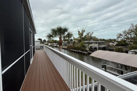 House in Englewood, Florida 3 bedrooms, 307.69 sq.m. № 2142533 - photo 22