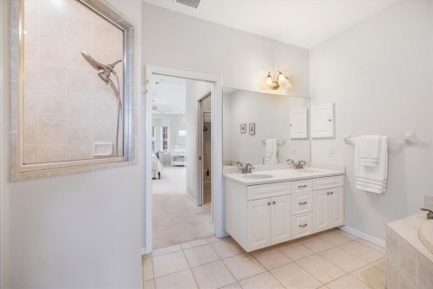 House in Englewood, Florida 3 bedrooms, 307.69 sq.m. № 2142533 - photo 27