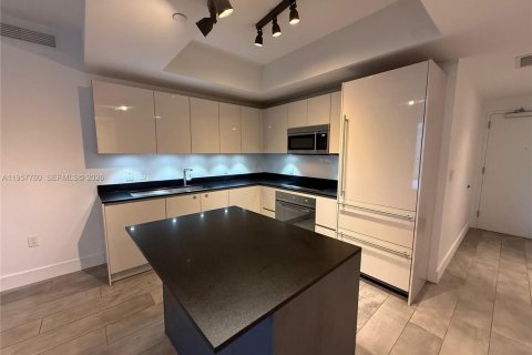 Condominio en Miami, Florida, 2 dormitorios  № 2011551