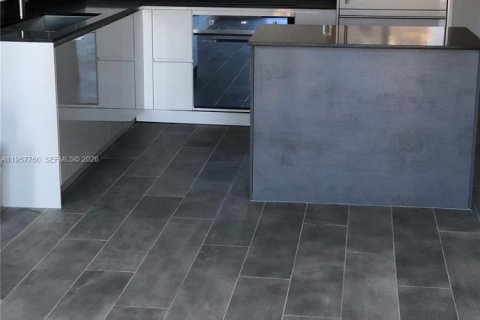 Condominio en alquiler en Miami, Florida, 2 dormitorios, 95.5 m2 № 2011551 - foto 22