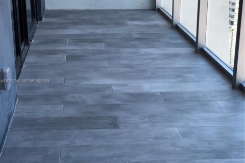 Condominio en alquiler en Miami, Florida, 2 dormitorios, 95.5 m2 № 2011551 - foto 13