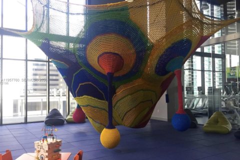 Condominio en alquiler en Miami, Florida, 2 dormitorios, 95.5 m2 № 2011551 - foto 4