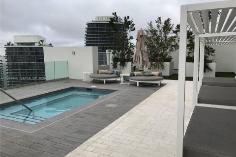 Condominio en alquiler en Miami, Florida, 2 dormitorios, 95.5 m2 № 2011551 - foto 28