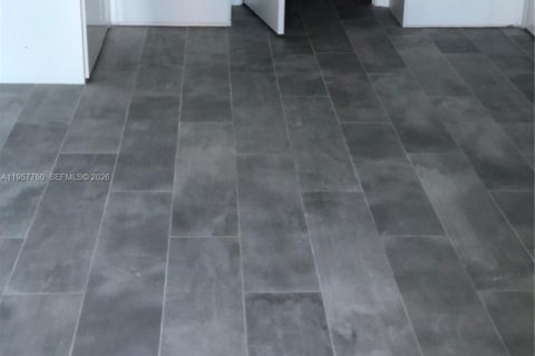 Condominio en alquiler en Miami, Florida, 2 dormitorios, 95.5 m2 № 2011551 - foto 14