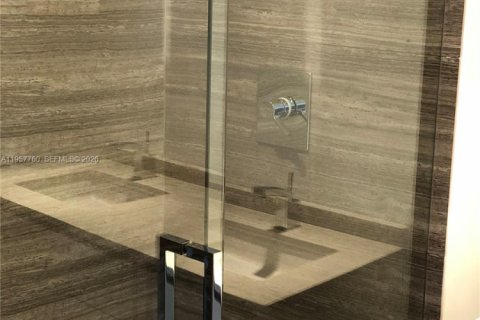 Condominio en alquiler en Miami, Florida, 2 dormitorios, 95.5 m2 № 2011551 - foto 16