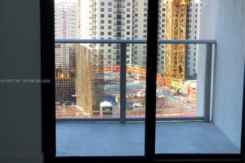 Condominio en alquiler en Miami, Florida, 2 dormitorios, 95.5 m2 № 2011551 - foto 27