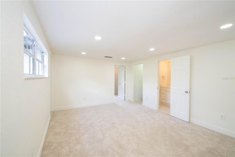Casa en venta en Lutz, Florida, 5 dormitorios, 354.42 m2 № 1789535 - foto 27