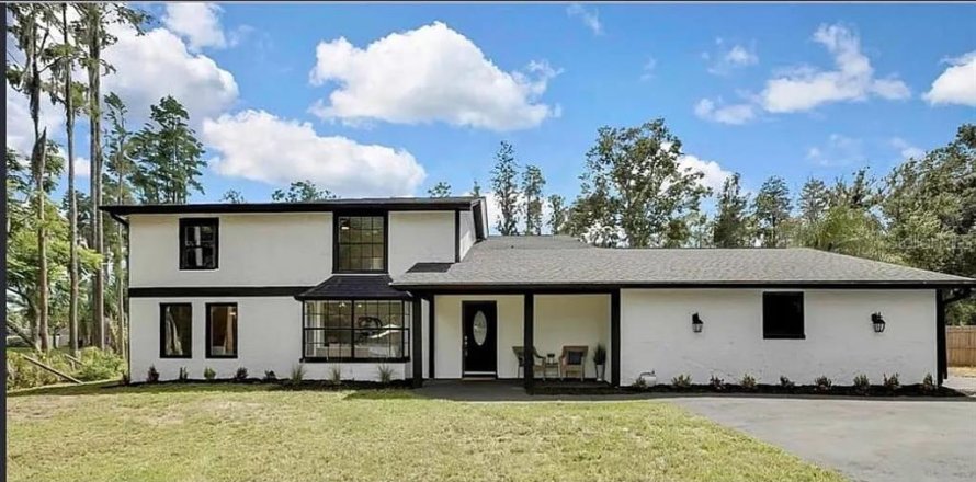 Casa en Lutz, Florida 5 dormitorios, 354.42 m2 № 1789535