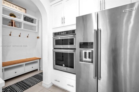 Снять в аренду виллу или дом в Пемброк-Пайнс, Флорида 4 спальни, 223.06м2, № 2036240 - фото 12