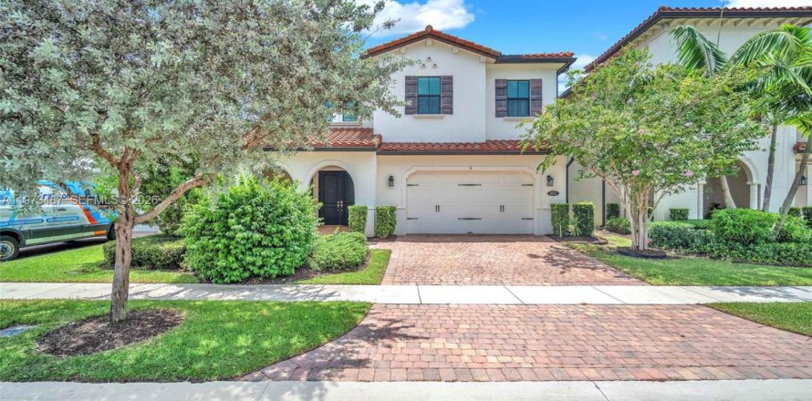 Дом в Пемброк-Пайнс, Флорида 4 спальни, 223.06м2 № 2036240