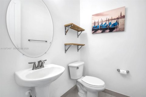 Снять в аренду виллу или дом в Пемброк-Пайнс, Флорида 4 спальни, 223.06м2, № 2036240 - фото 19