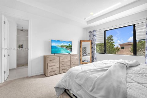 Снять в аренду виллу или дом в Пемброк-Пайнс, Флорида 4 спальни, 223.06м2, № 2036240 - фото 24