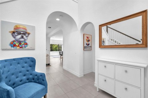 Снять в аренду виллу или дом в Пемброк-Пайнс, Флорида 4 спальни, 223.06м2, № 2036240 - фото 3