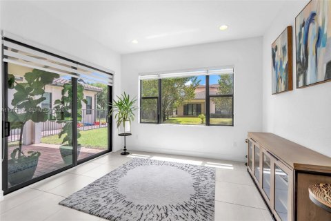 Снять в аренду виллу или дом в Пемброк-Пайнс, Флорида 4 спальни, 223.06м2, № 2036240 - фото 16