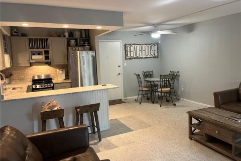 Condominio en venta en Cocoa Beach, Florida, 1 dormitorio, 69.68 m2 № 1517715 - foto 7