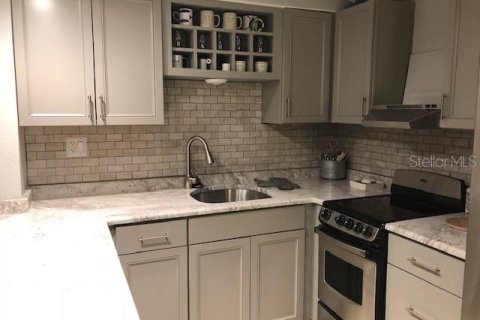 Condominio en venta en Cocoa Beach, Florida, 1 dormitorio, 69.68 m2 № 1517715 - foto 13