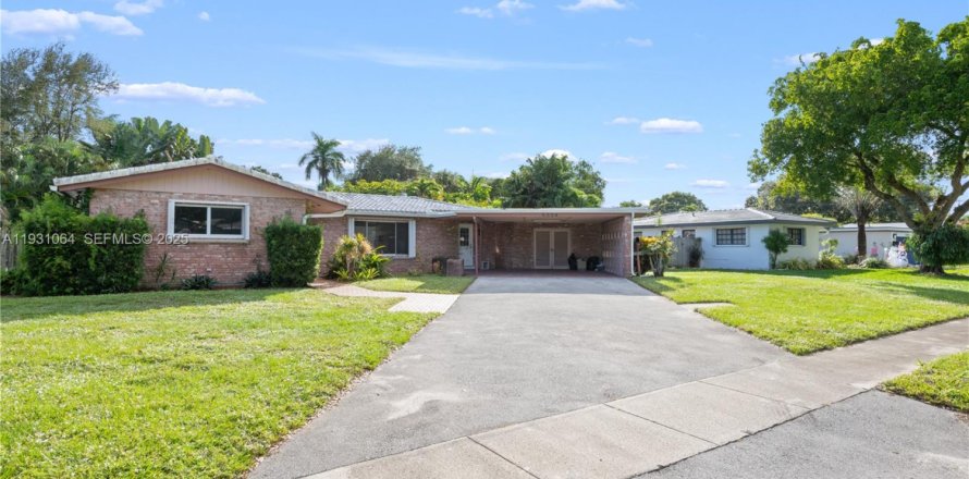 Дом в Плантация, Флорида 3 спальни, 154.78м2 № 1991745