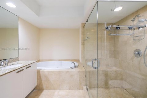 Copropriété à louer à Hallandale Beach, Floride: 2 chambres, 165.55 m2 № 1167763 - photo 23