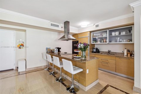 Copropriété à louer à Hallandale Beach, Floride: 2 chambres, 165.55 m2 № 1167763 - photo 14