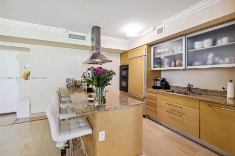 Copropriété à louer à Hallandale Beach, Floride: 2 chambres, 165.55 m2 № 1167763 - photo 11