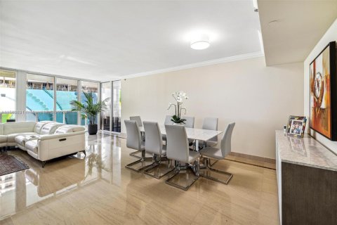Copropriété à louer à Hallandale Beach, Floride: 2 chambres, 165.55 m2 № 1167763 - photo 8