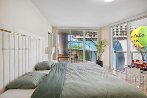 Copropriété à louer à Hallandale Beach, Floride: 2 chambres, 165.55 m2 № 1167763 - photo 17