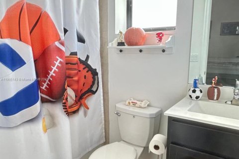 Townhouse in Homestead, Florida 3 bedrooms, 123.19 sq.m. № 1956107 - photo 15