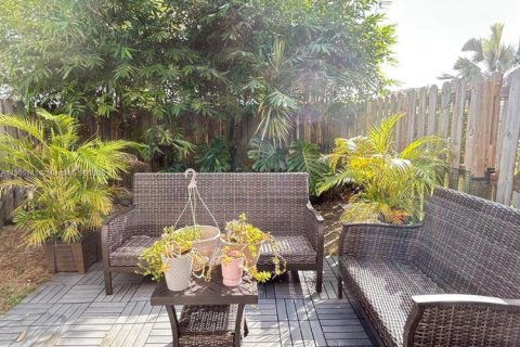 Townhouse in Homestead, Florida 3 bedrooms, 123.19 sq.m. № 1956107 - photo 16