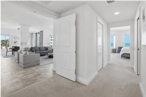 Condo in Tierra Verde, Florida, 3 bedrooms № 2216973 - photo 24