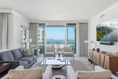 Condo in Tierra Verde, Florida, 3 bedrooms № 2216973 - photo 19