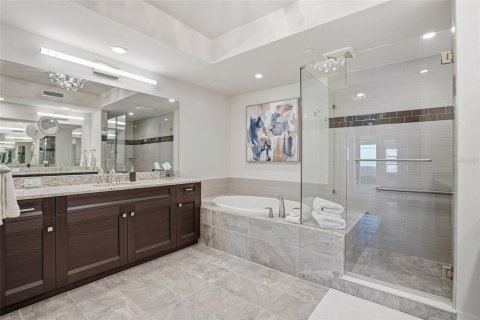 Condo in Tierra Verde, Florida, 3 bedrooms № 2216973 - photo 29