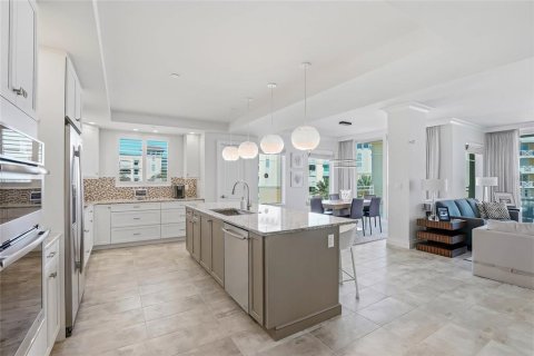 Condo in Tierra Verde, Florida, 3 bedrooms № 2216973 - photo 10
