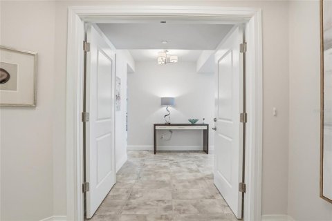 Condo in Tierra Verde, Florida, 3 bedrooms № 2216973 - photo 8